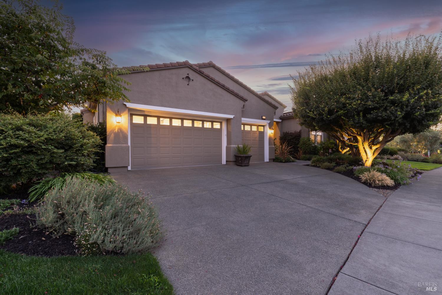 Detail Gallery Image 2 of 36 For 107 Autumn Run Way, Napa,  CA 94558 - 4 Beds | 2/1 Baths