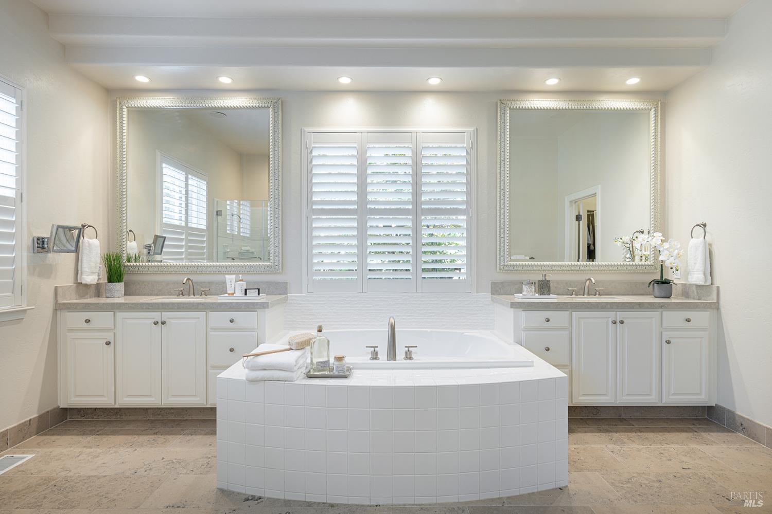 Detail Gallery Image 21 of 36 For 107 Autumn Run Way, Napa,  CA 94558 - 4 Beds | 2/1 Baths