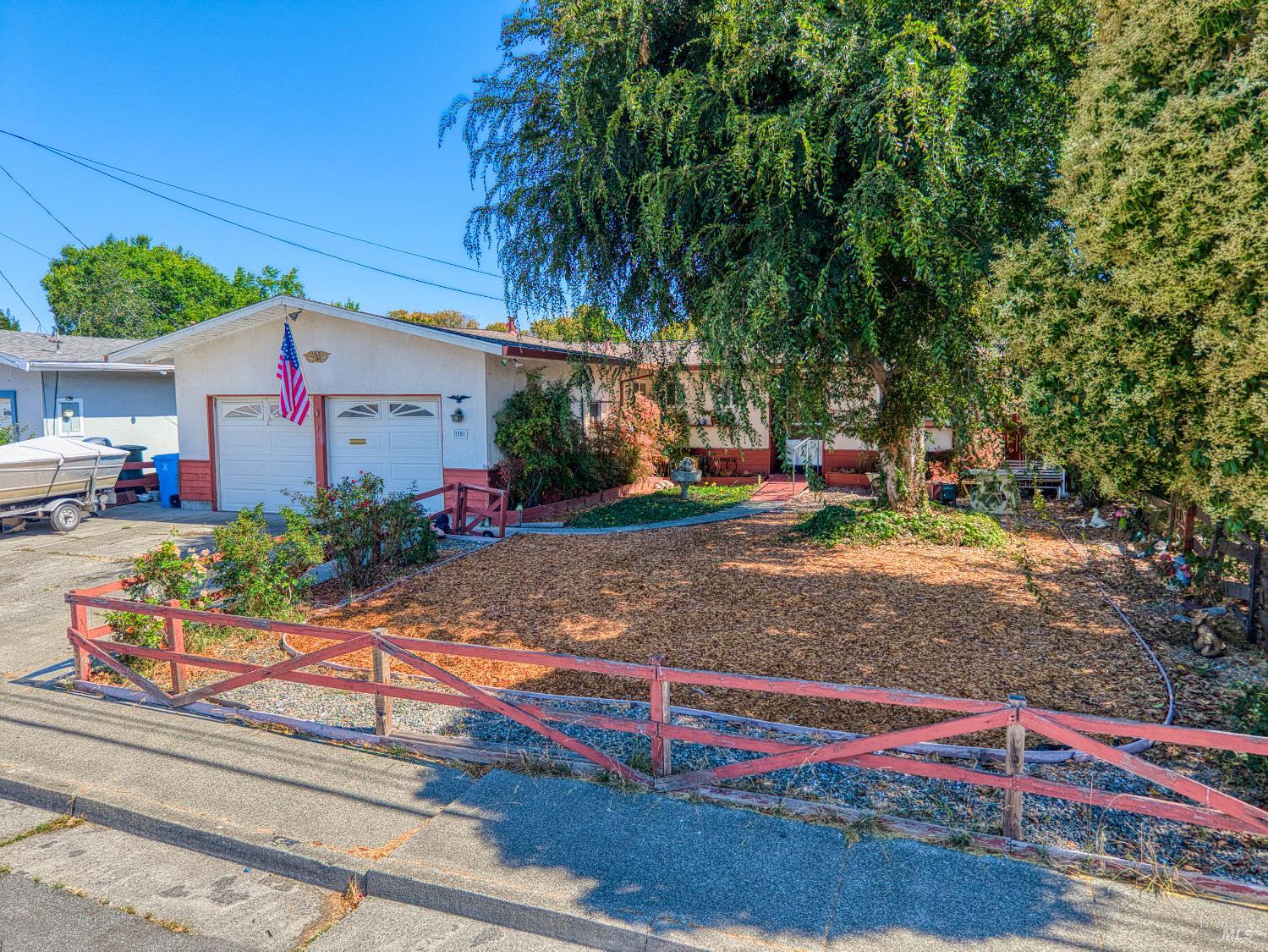 Detail Gallery Image 5 of 48 For 55 Burlington Dr, Petaluma,  CA 94952 - 3 Beds | 2 Baths