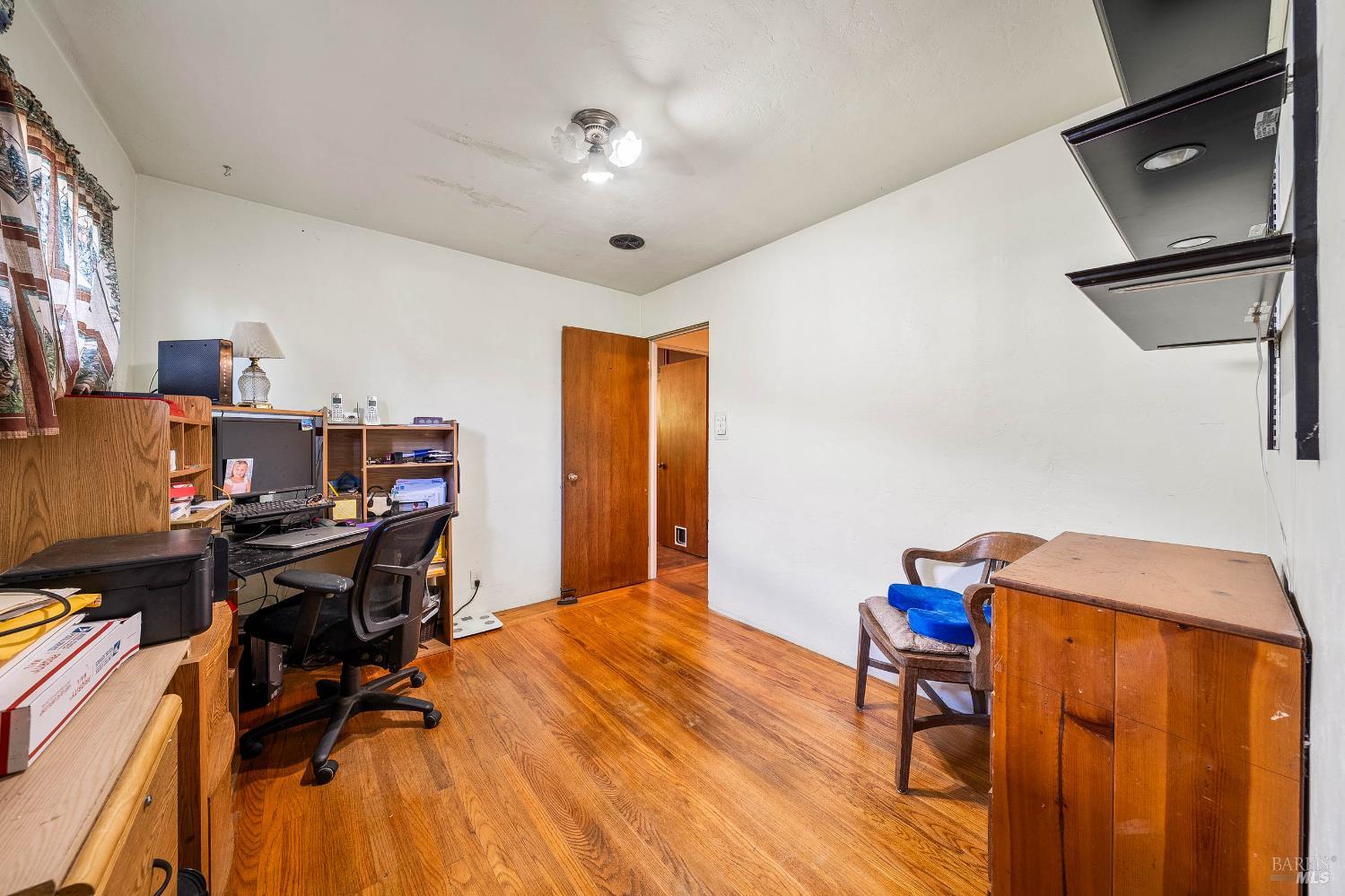 Detail Gallery Image 24 of 48 For 55 Burlington Dr, Petaluma,  CA 94952 - 3 Beds | 2 Baths