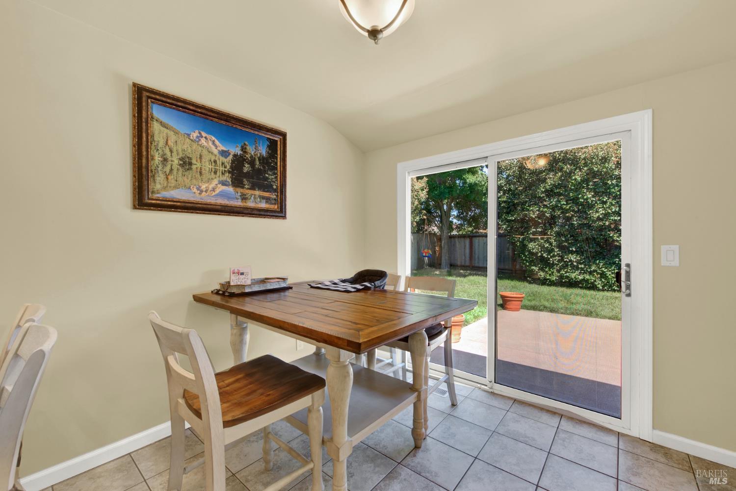 Detail Gallery Image 27 of 73 For 680 Silver Lake Dr, Fairfield,  CA 94534 - 3 Beds | 2 Baths