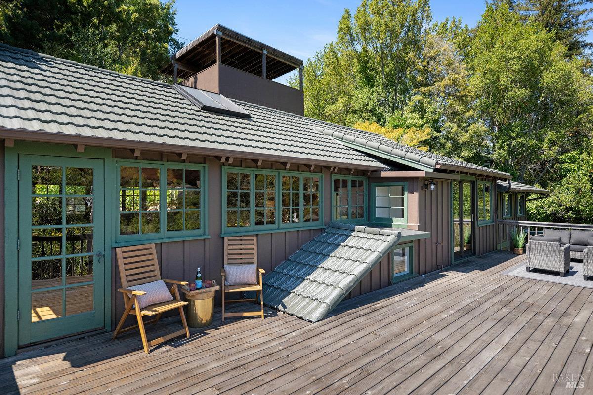 Detail Gallery Image 8 of 47 For 122 Circle Ave, Mill Valley,  CA 94941 - 2 Beds | 2 Baths