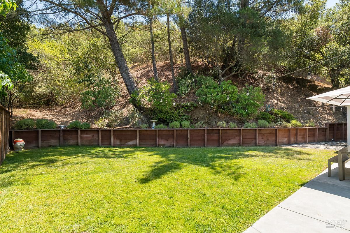 Detail Gallery Image 23 of 40 For 1182 Simmons Ln, Novato,  CA 94945 - 3 Beds | 3 Baths