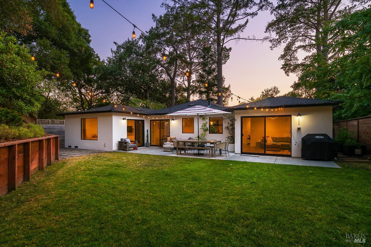 Detail Gallery Image 32 of 40 For 1182 Simmons Ln, Novato,  CA 94945 - 3 Beds | 3 Baths