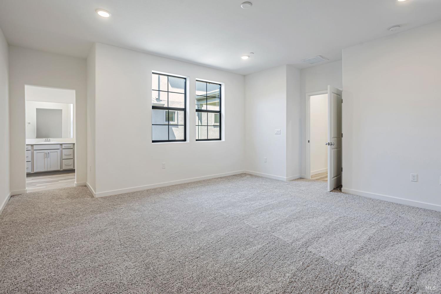 Detail Gallery Image 5 of 12 For 9033 Camino Colegio Rd, Rohnert Park,  CA 94928 - 4 Beds | 3/1 Baths