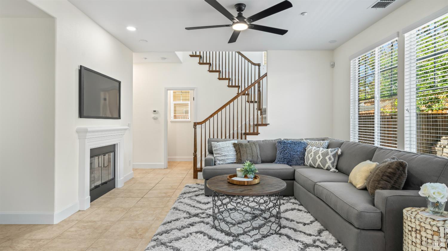 Detail Gallery Image 15 of 53 For 1807 Sage Way, Petaluma,  CA 94954 - 3 Beds | 2/1 Baths