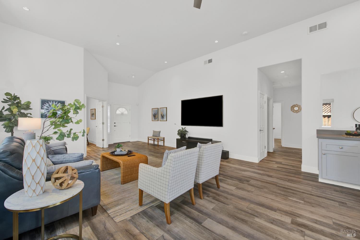 Detail Gallery Image 13 of 27 For 25 Sea Breeze Ct, Napa,  CA 94559 - 3 Beds | 2 Baths