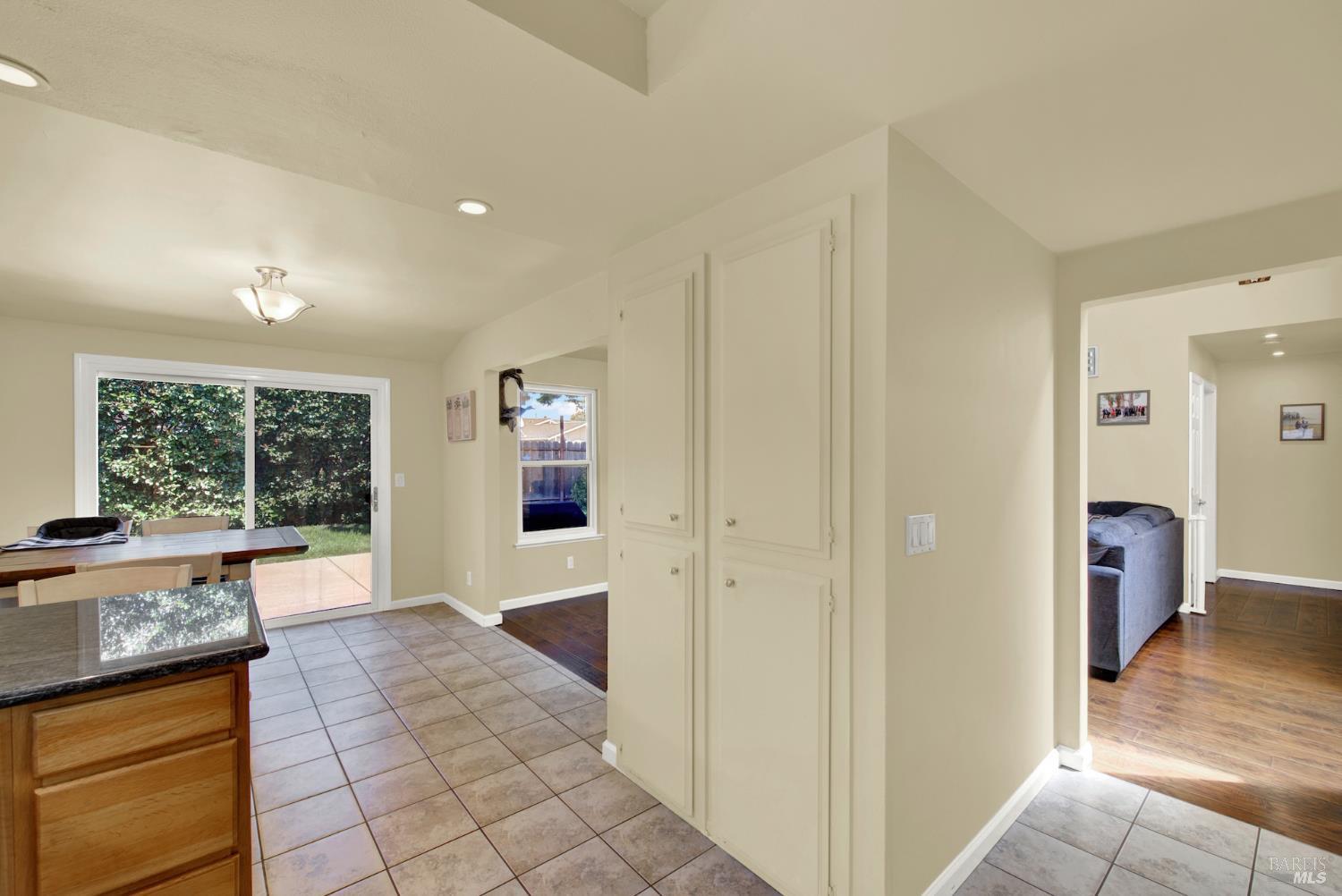 Detail Gallery Image 30 of 73 For 680 Silver Lake Dr, Fairfield,  CA 94534 - 3 Beds | 2 Baths