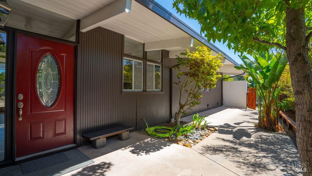 Detail Gallery Image 4 of 24 For 734 Del Ganado Rd, San Rafael,  CA 94903 - 3 Beds | 2 Baths