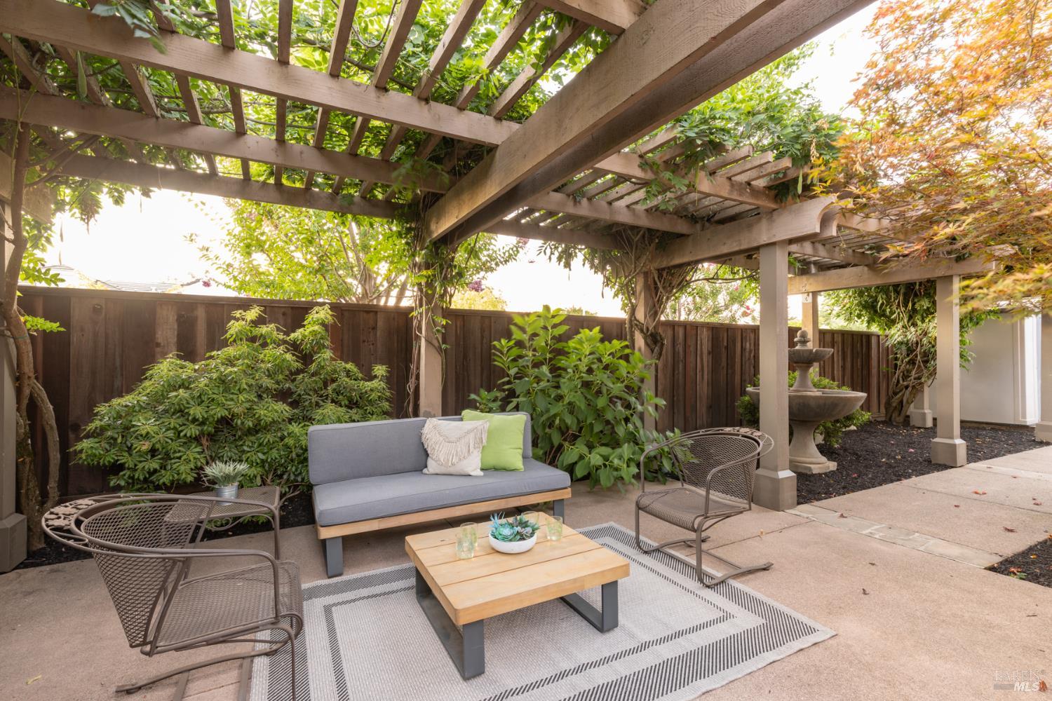 Detail Gallery Image 19 of 36 For 107 Autumn Run Way, Napa,  CA 94558 - 4 Beds | 2/1 Baths