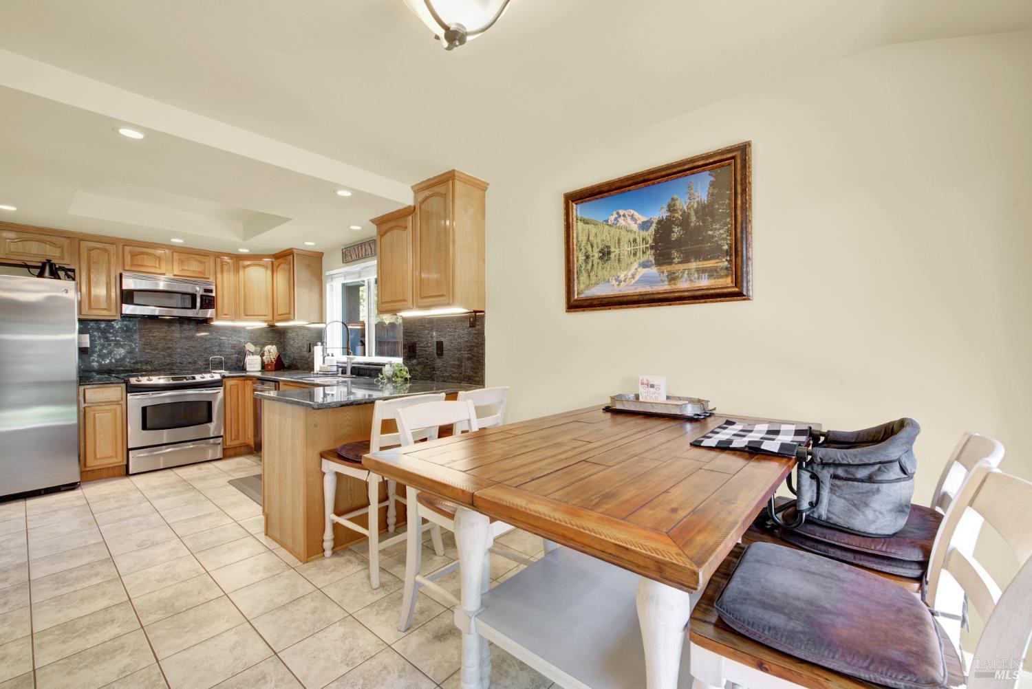 Detail Gallery Image 23 of 73 For 680 Silver Lake Dr, Fairfield,  CA 94534 - 3 Beds | 2 Baths