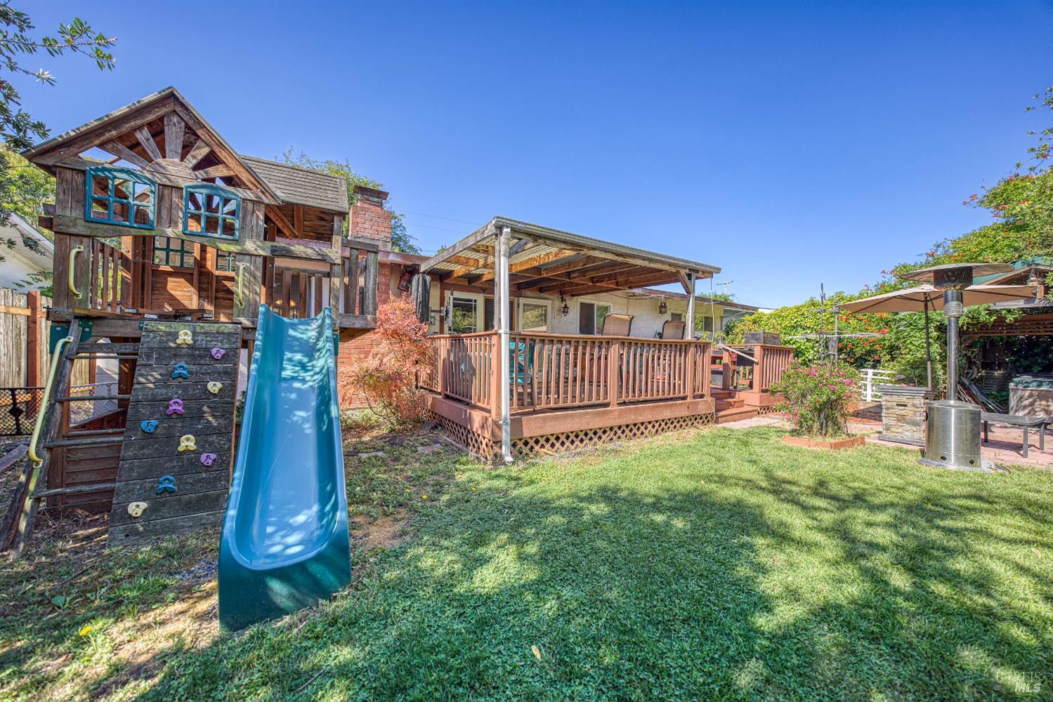 Detail Gallery Image 39 of 48 For 55 Burlington Dr, Petaluma,  CA 94952 - 3 Beds | 2 Baths