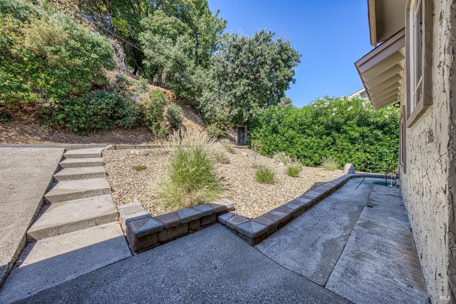 Detail Gallery Image 11 of 61 For 3156 Hillside Ct, Kelseyville,  CA 95453 - 4 Beds | 3 Baths