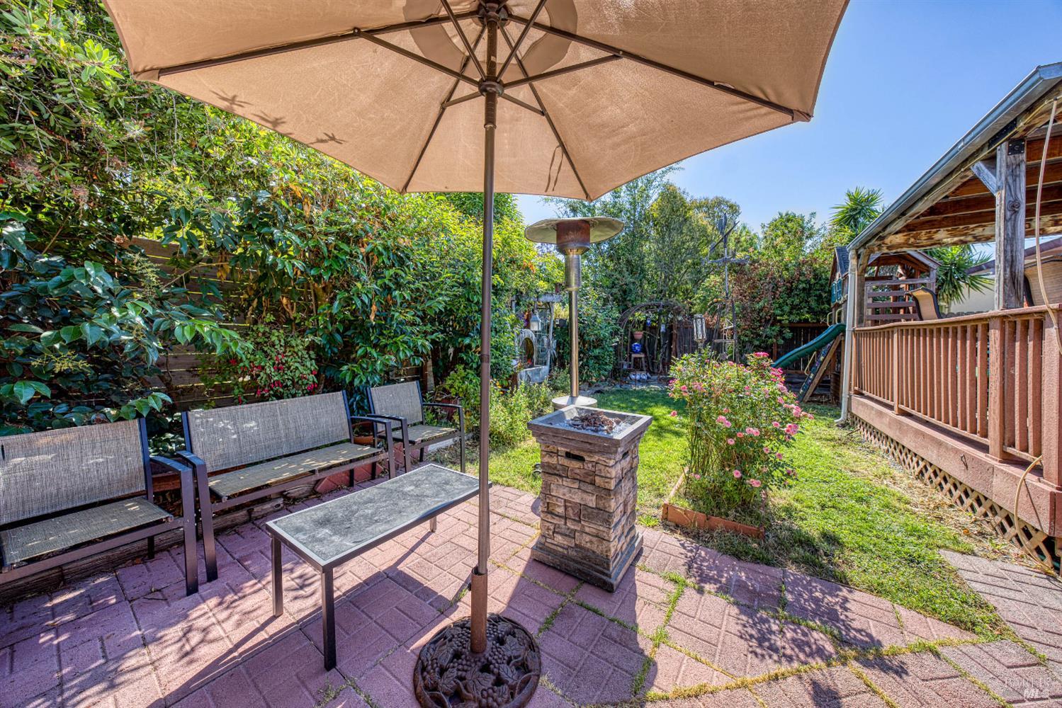 Detail Gallery Image 36 of 48 For 55 Burlington Dr, Petaluma,  CA 94952 - 3 Beds | 2 Baths