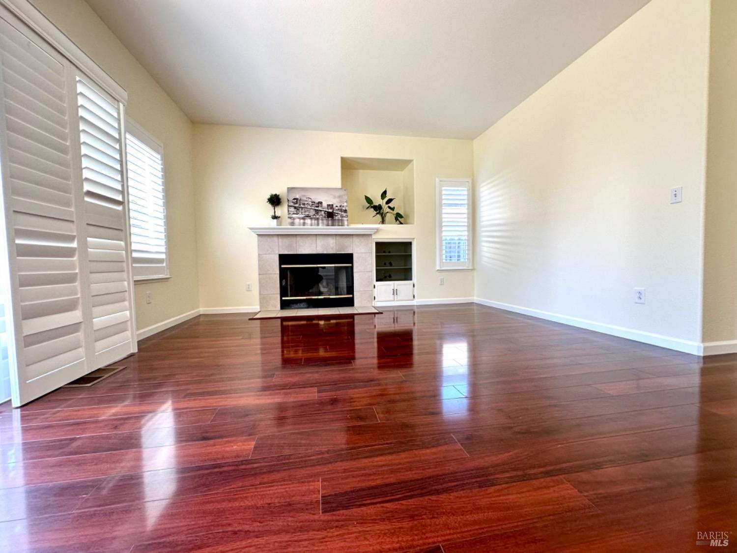 Detail Gallery Image 17 of 68 For 622 Stonehenge Ct, Fairfield,  CA 94534 - 5 Beds | 3 Baths