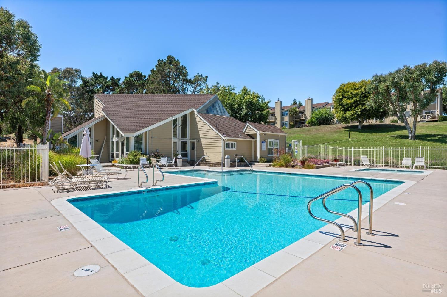Detail Gallery Image 19 of 21 For 7 Emerson Dr, Mill Valley,  CA 94941 - 2 Beds | 1/1 Baths