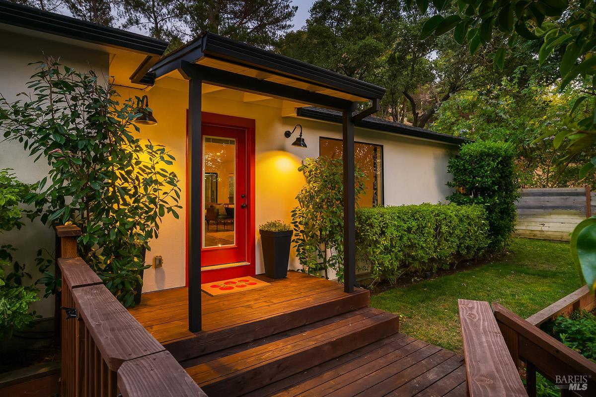 Detail Gallery Image 29 of 40 For 1182 Simmons Ln, Novato,  CA 94945 - 3 Beds | 3 Baths