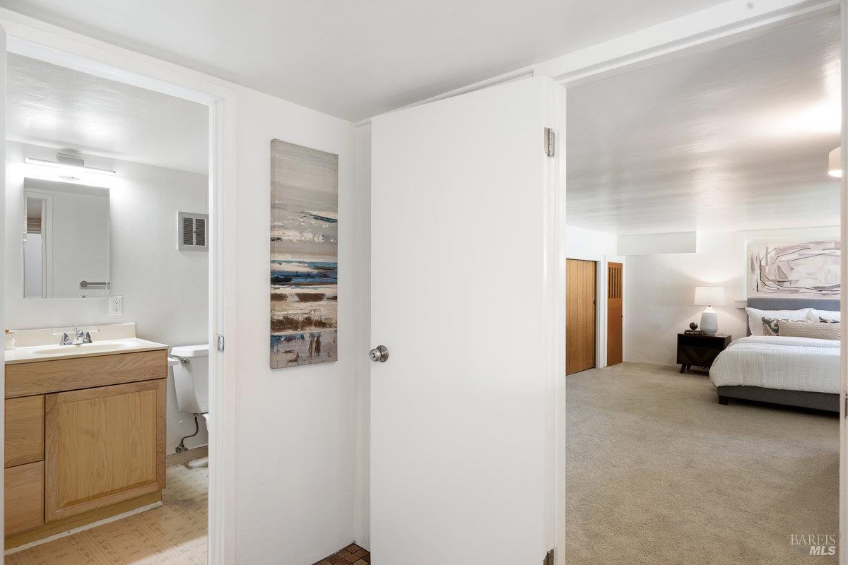 Detail Gallery Image 34 of 47 For 122 Circle Ave, Mill Valley,  CA 94941 - 2 Beds | 2 Baths