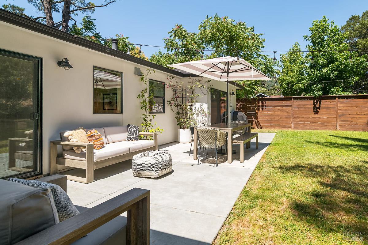 Detail Gallery Image 20 of 40 For 1182 Simmons Ln, Novato,  CA 94945 - 3 Beds | 3 Baths