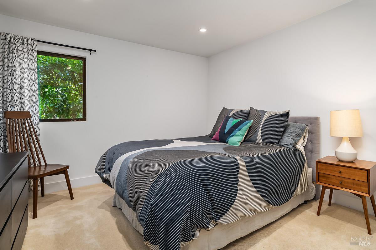 Detail Gallery Image 15 of 40 For 1182 Simmons Ln, Novato,  CA 94945 - 3 Beds | 3 Baths