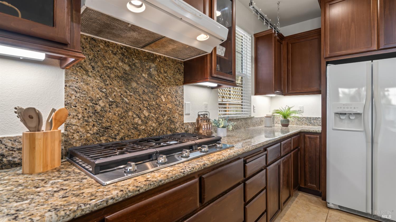 Detail Gallery Image 10 of 53 For 1807 Sage Way, Petaluma,  CA 94954 - 3 Beds | 2/1 Baths