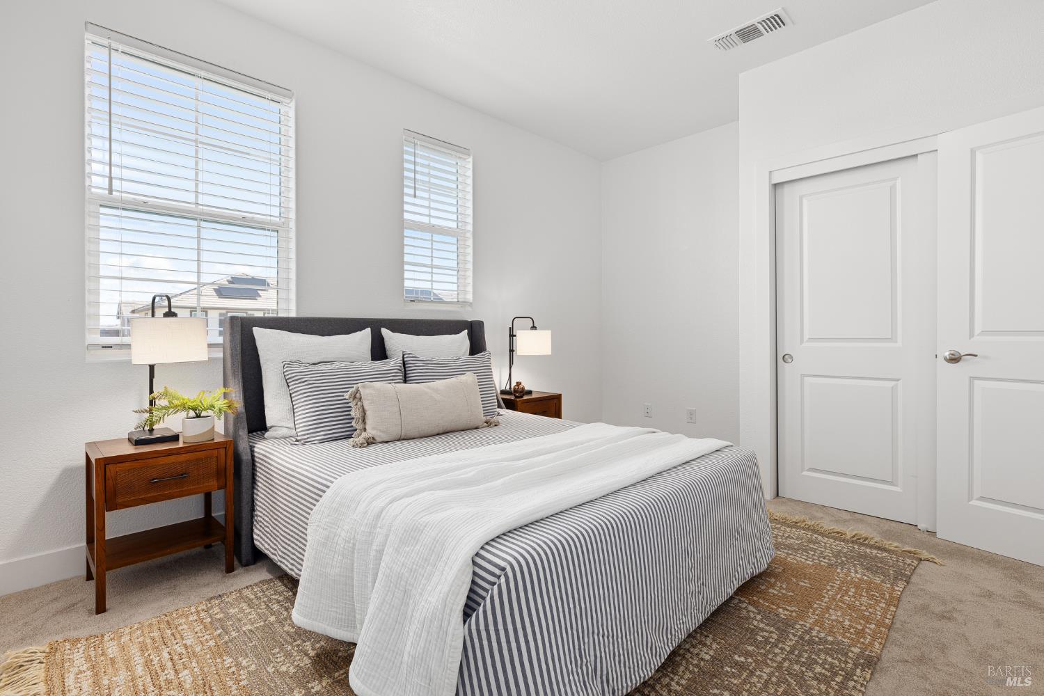 Detail Gallery Image 16 of 37 For 864 Cosmos Dr, Vacaville,  CA 95687 - 4 Beds | 3 Baths