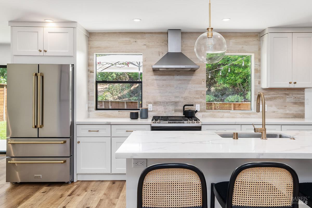 Detail Gallery Image 1 of 40 For 1182 Simmons Ln, Novato,  CA 94945 - 3 Beds | 3 Baths