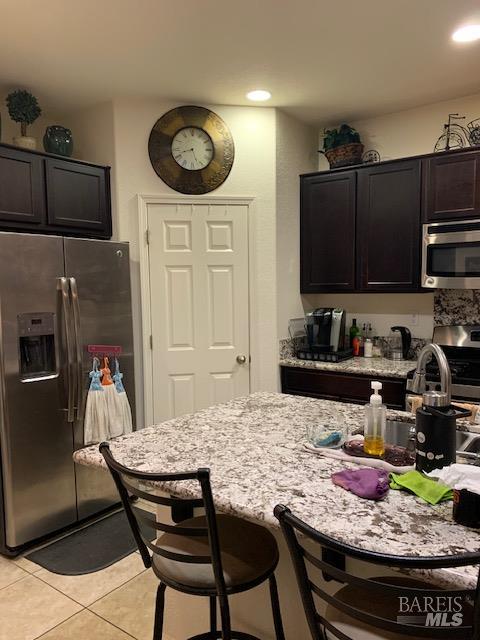 Detail Gallery Image 6 of 36 For 5299 Elmquest Ct, Fairfield,  CA 94533 - 5 Beds | 3 Baths