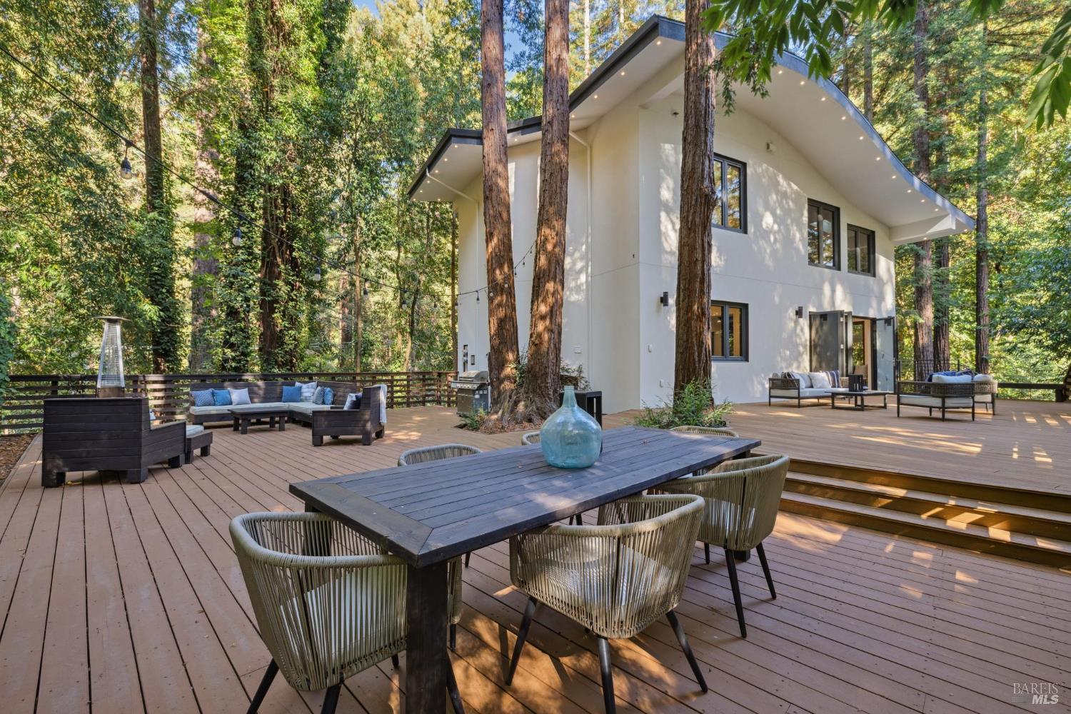 Detail Gallery Image 15 of 78 For 14685 Willow Rd, Rio Nido,  CA 95446 - 3 Beds | 3 Baths