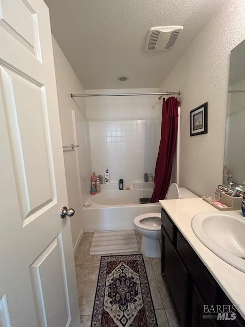 Detail Gallery Image 16 of 36 For 5299 Elmquest Ct, Fairfield,  CA 94533 - 5 Beds | 3 Baths
