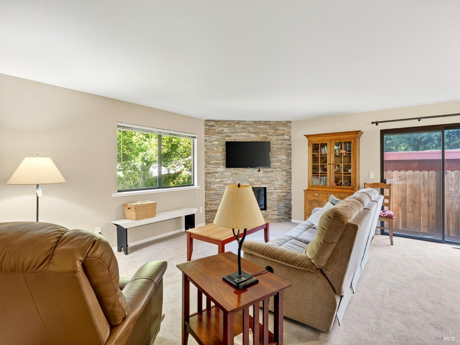 Detail Gallery Image 7 of 47 For 9918 Old Orchard Ln, Upper Lake,  CA 95485 - 2 Beds | 1 Baths