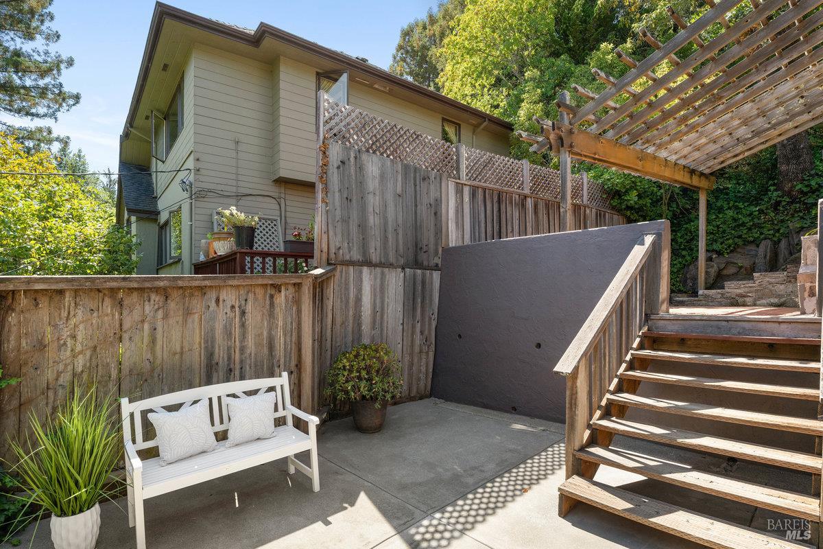 Detail Gallery Image 39 of 47 For 122 Circle Ave, Mill Valley,  CA 94941 - 2 Beds | 2 Baths