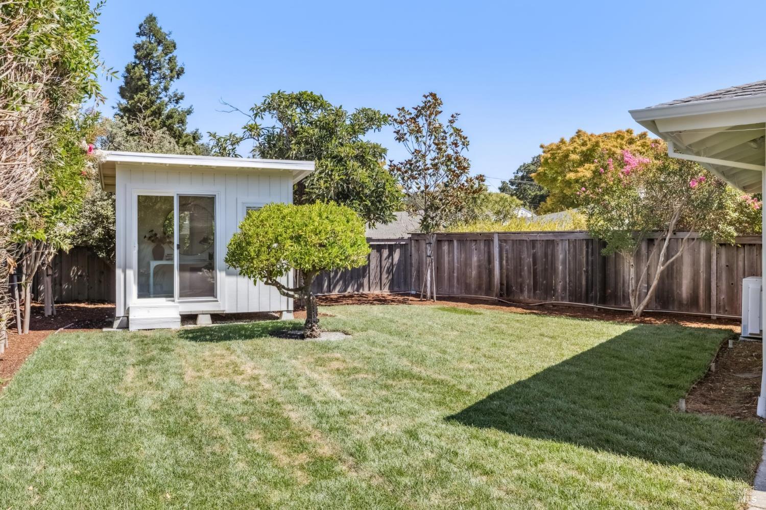 Detail Gallery Image 36 of 46 For 296 Elvia Ct, San Rafael,  CA 94903 - 3 Beds | 2 Baths
