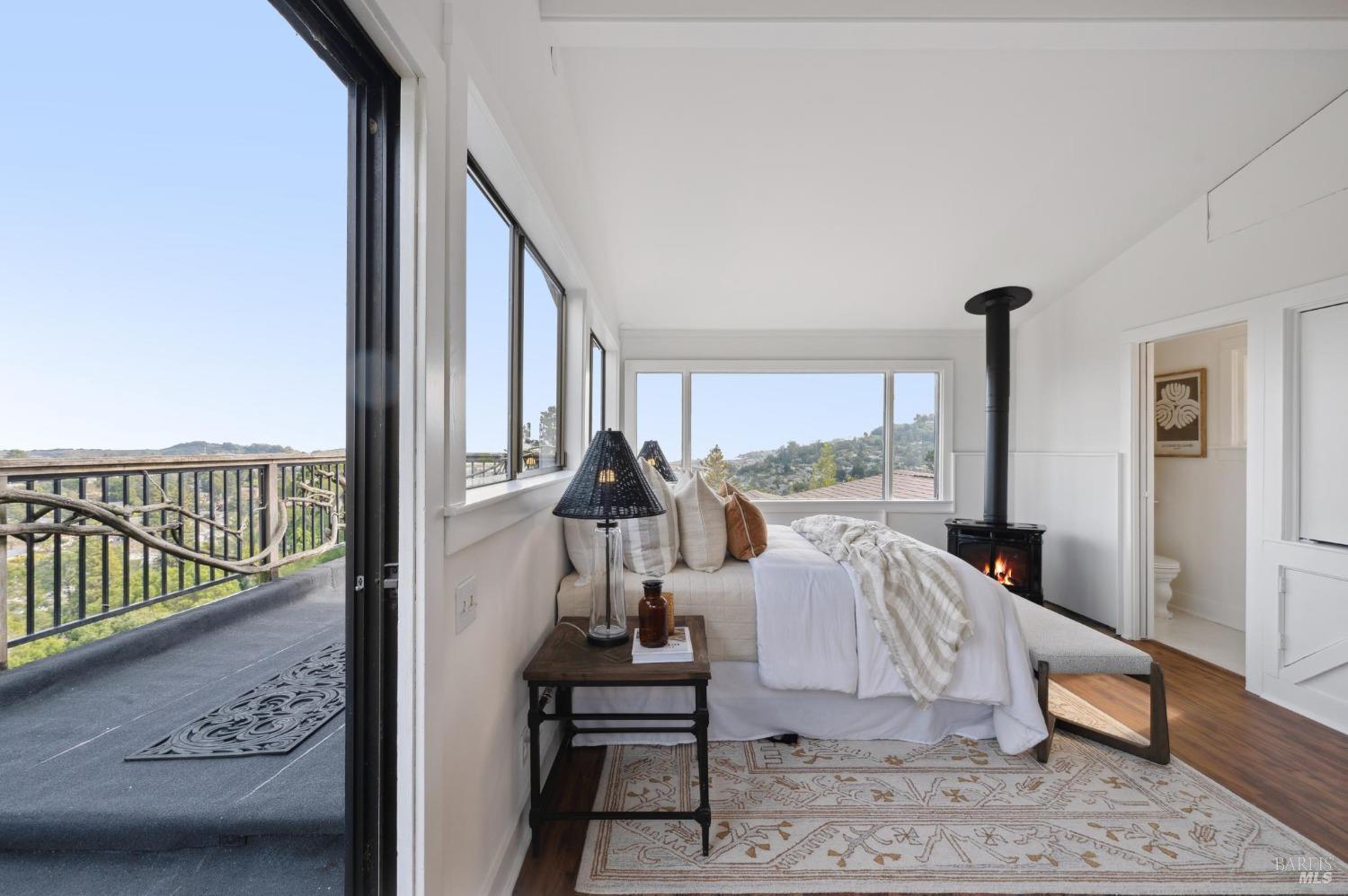 Detail Gallery Image 22 of 70 For 112 Edison Ave, Corte Madera,  CA 94925 - 5 Beds | 3 Baths