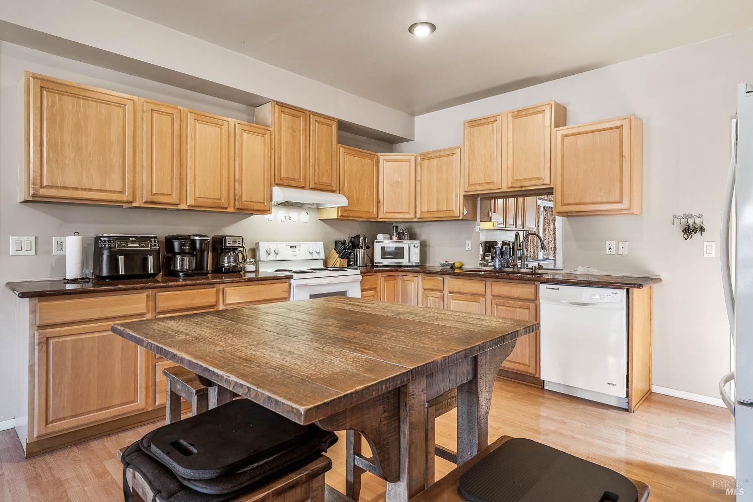 Detail Gallery Image 20 of 56 For 2920 Meadow Creek Rd, Clearlake Oaks,  CA 95423 - 3 Beds | 2/1 Baths