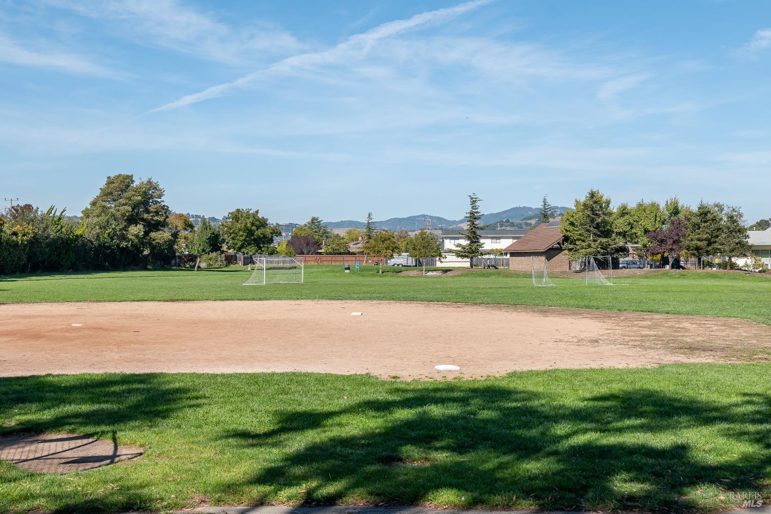 Detail Gallery Image 34 of 38 For 160 Golden Hind Psge, Corte Madera,  CA 94925 - 3 Beds | 2 Baths
