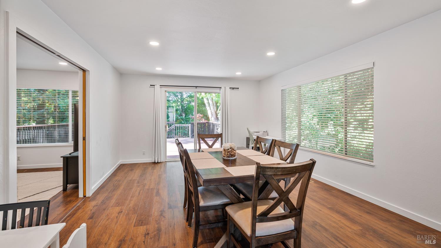 Detail Gallery Image 7 of 35 For 7826 Brookside Ave, Sebastopol,  CA 95472 - 4 Beds | 2/1 Baths