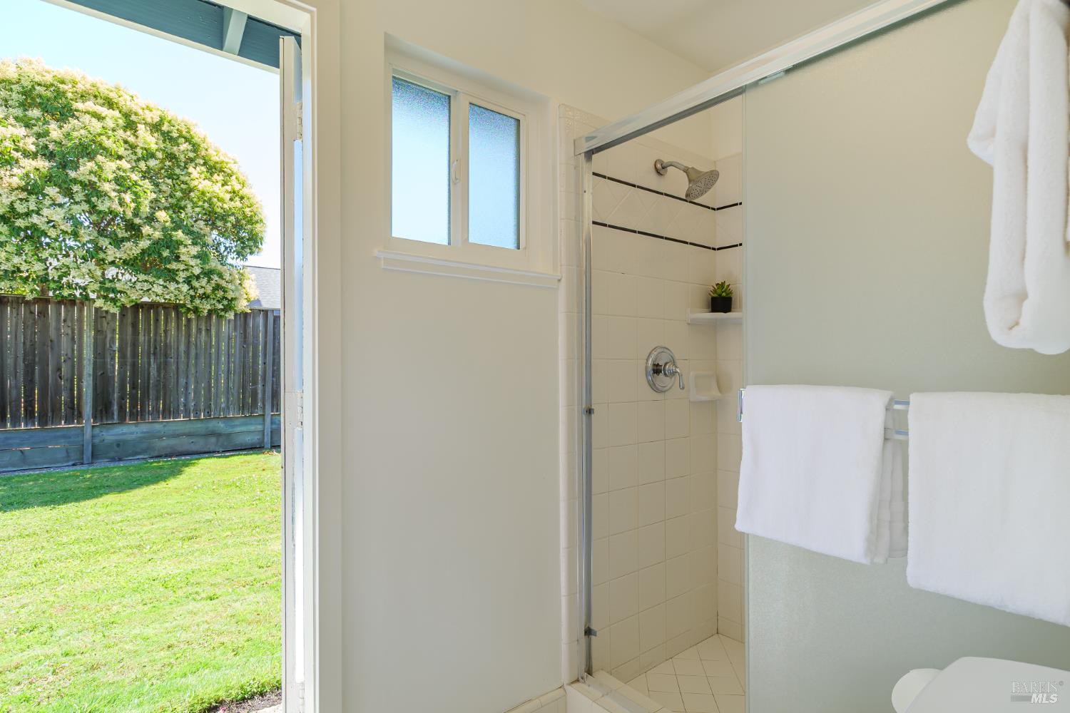 Detail Gallery Image 20 of 38 For 160 Golden Hind Psge, Corte Madera,  CA 94925 - 3 Beds | 2 Baths