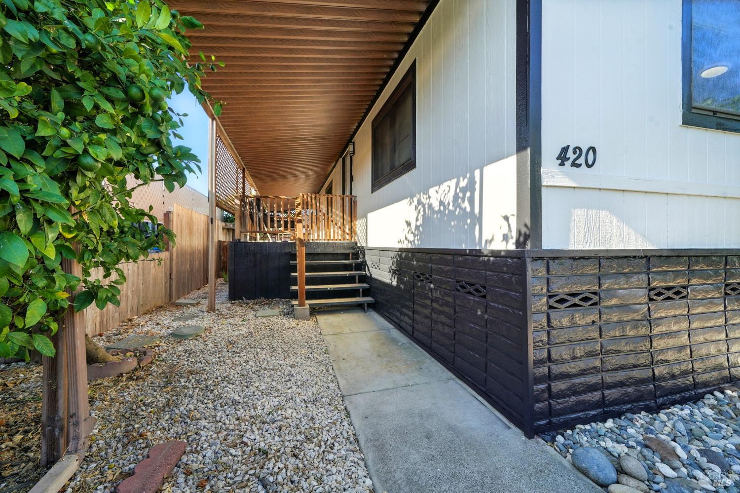 Detail Gallery Image 3 of 27 For 420 Sandstone Dr, Vallejo,  CA 94589 - 3 Beds | 2 Baths