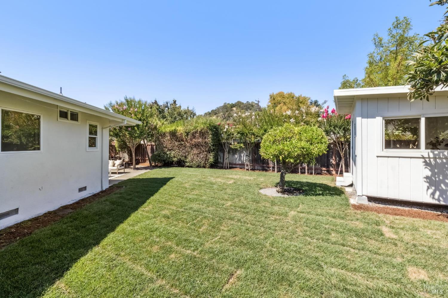 Detail Gallery Image 37 of 46 For 296 Elvia Ct, San Rafael,  CA 94903 - 3 Beds | 2 Baths