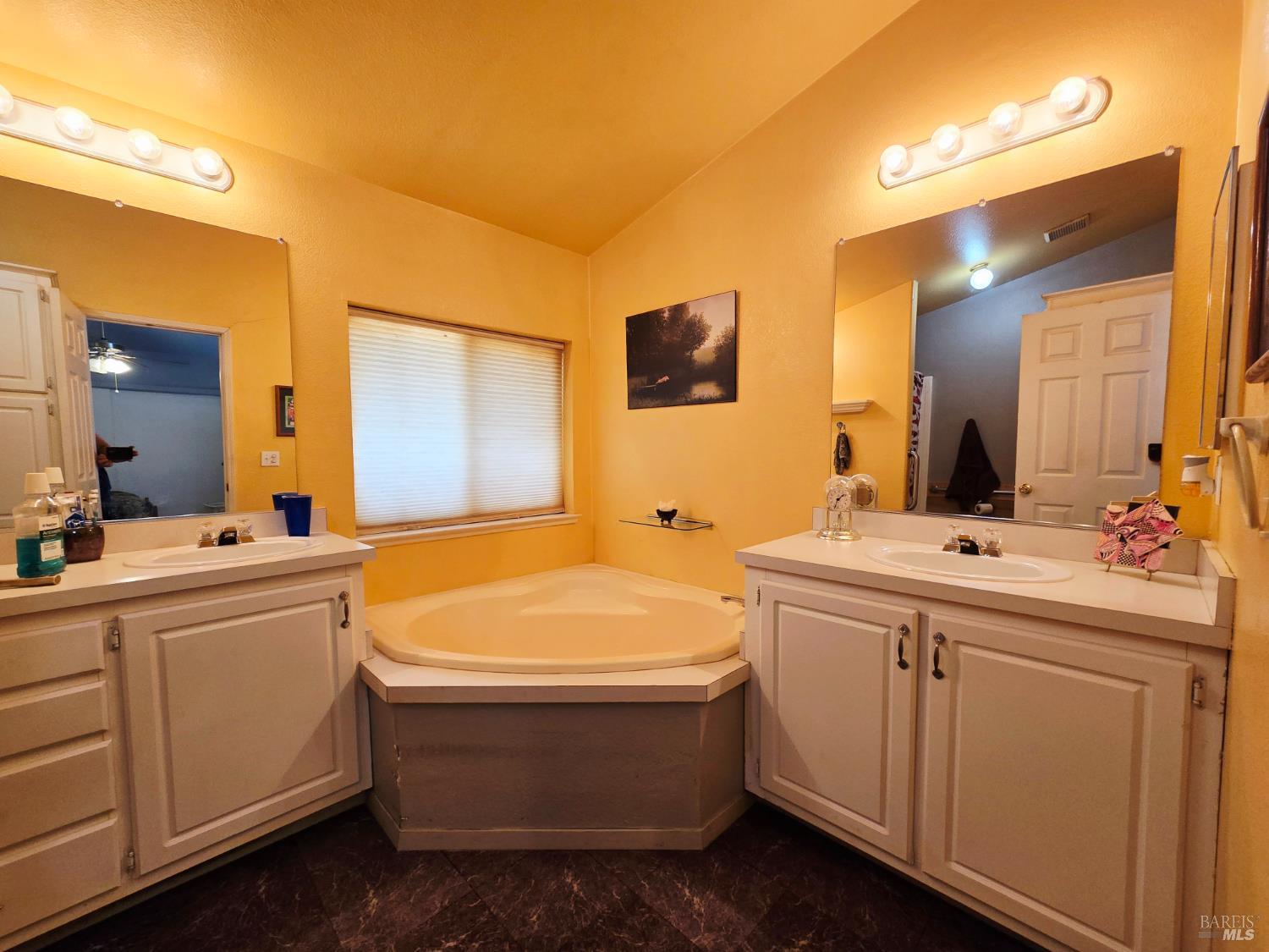 Detail Gallery Image 22 of 32 For 2110 Fern Canyon Rd, Ukiah,  CA 95482 - 3 Beds | 2 Baths