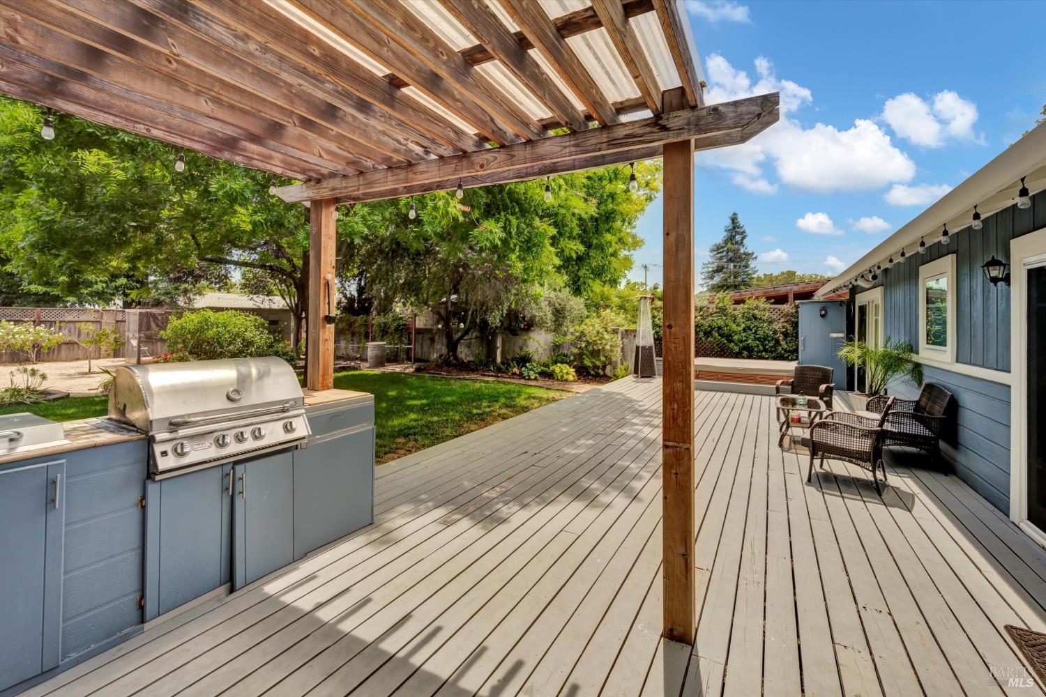 Detail Gallery Image 5 of 38 For 1018 Easum Dr, Napa,  CA 94558 - 3 Beds | 2 Baths
