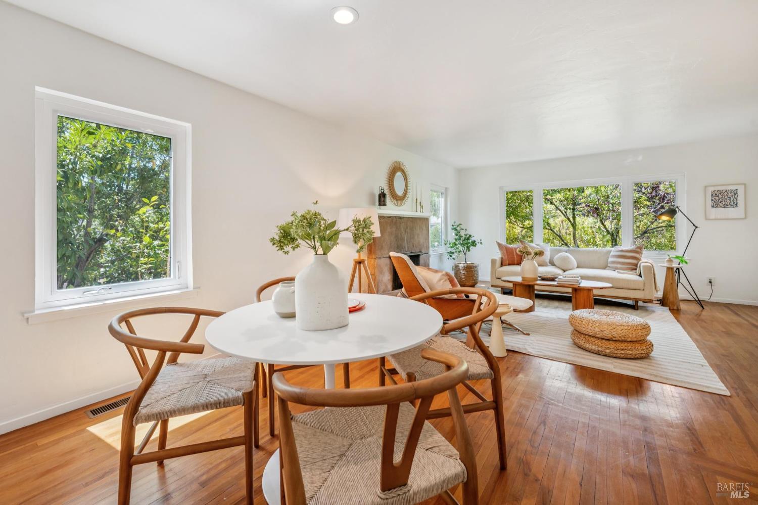 Detail Gallery Image 11 of 38 For 224 Elm Ave, Mill Valley,  CA 94941 - 2 Beds | 1 Baths