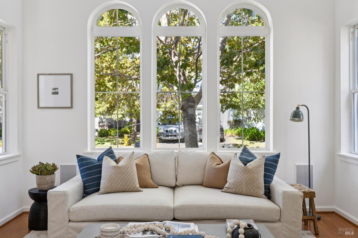 Detail Gallery Image 6 of 52 For 24 Sunny Cove Dr, Novato,  CA 94949 - 5 Beds | 3/1 Baths