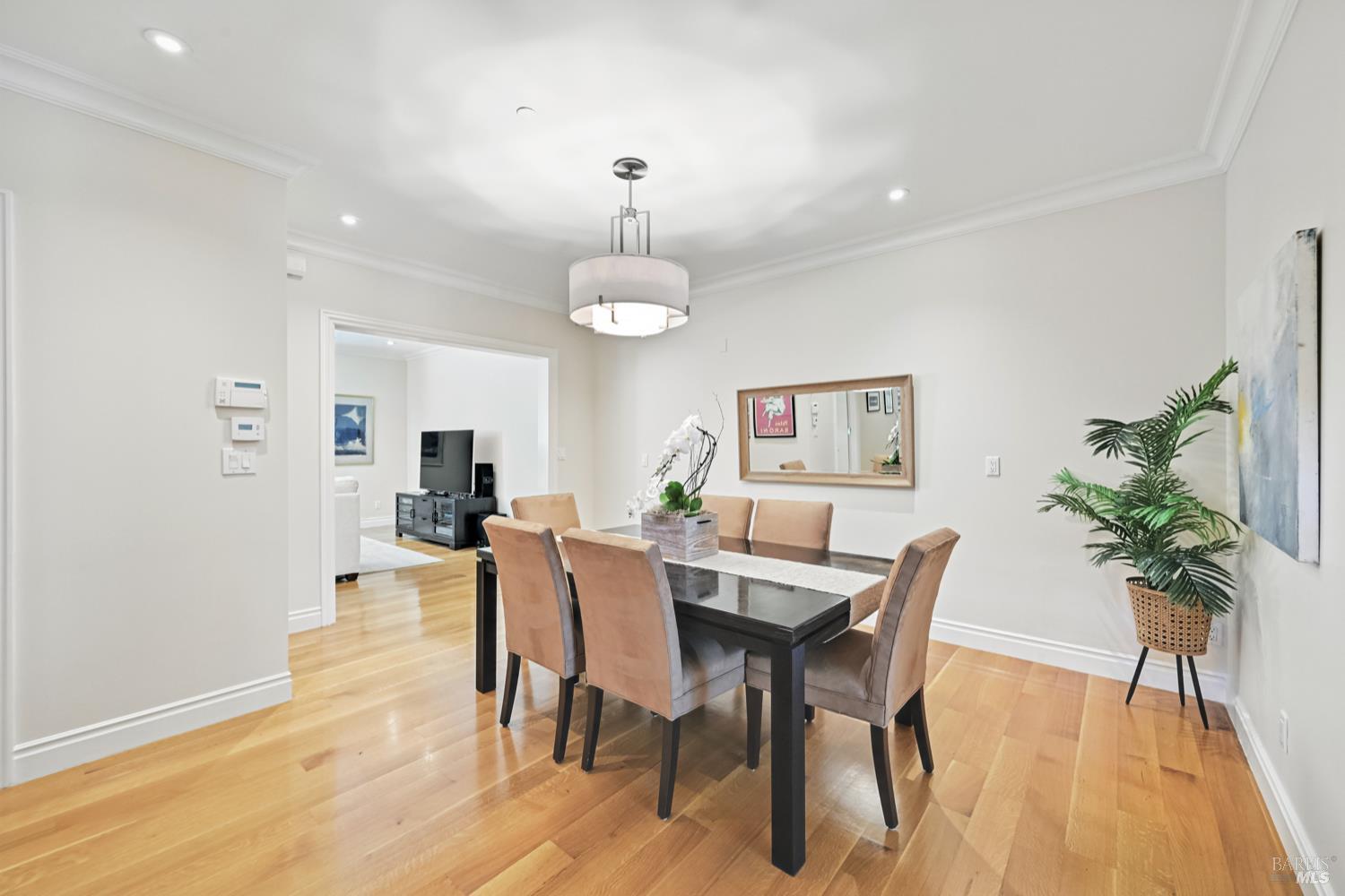 Detail Gallery Image 10 of 57 For 436 Green Glen Way, Mill Valley,  CA 94941 - 4 Beds | 3/1 Baths