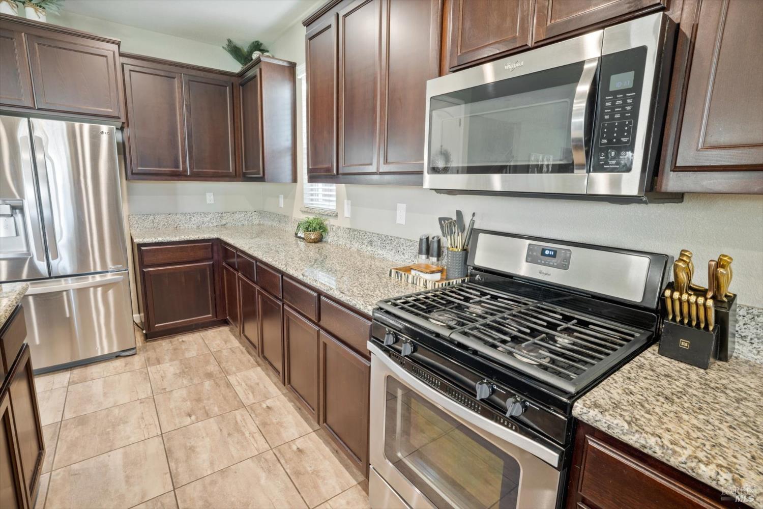 Detail Gallery Image 8 of 72 For 625 Guild Rd, Vacaville,  CA 95688 - 4 Beds | 3 Baths