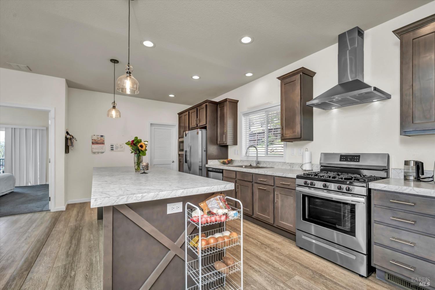 Detail Gallery Image 5 of 22 For 9447 Angelly Way, Cobb,  CA 95426 - 3 Beds | 2 Baths