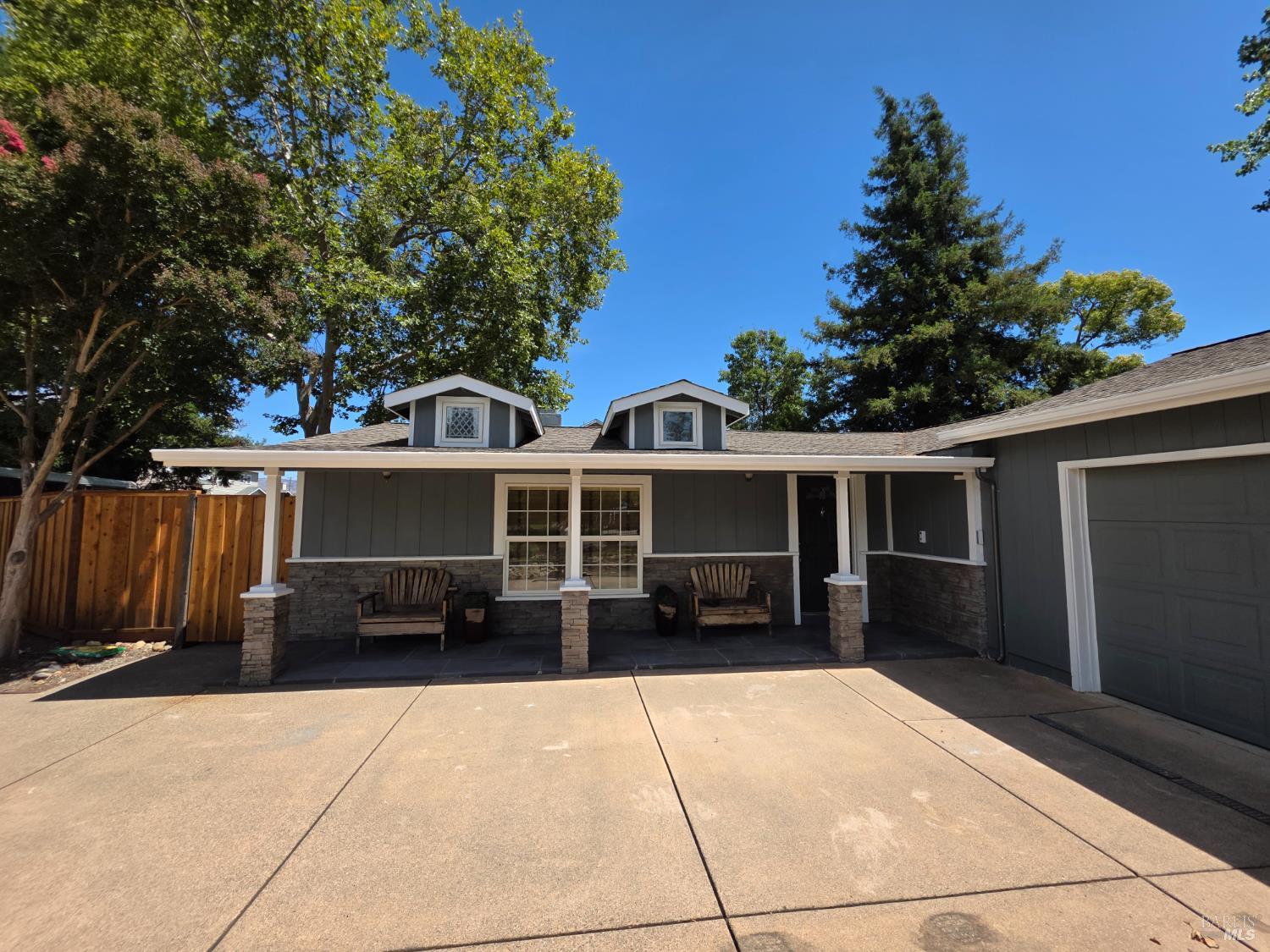 Detail Gallery Image 3 of 32 For 3606 Linda Vista Ave, Napa,  CA 94558 - 3 Beds | 2 Baths