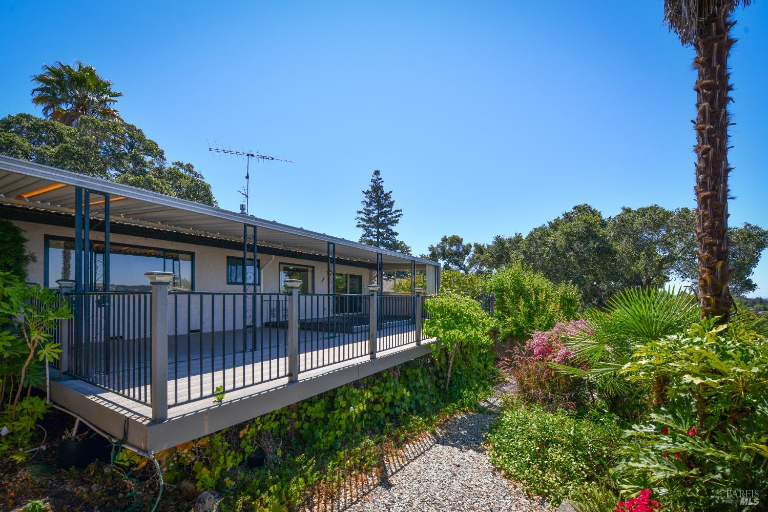 Detail Gallery Image 2 of 48 For 1521 King Ave, Napa,  CA 94559 - 3 Beds | 2 Baths