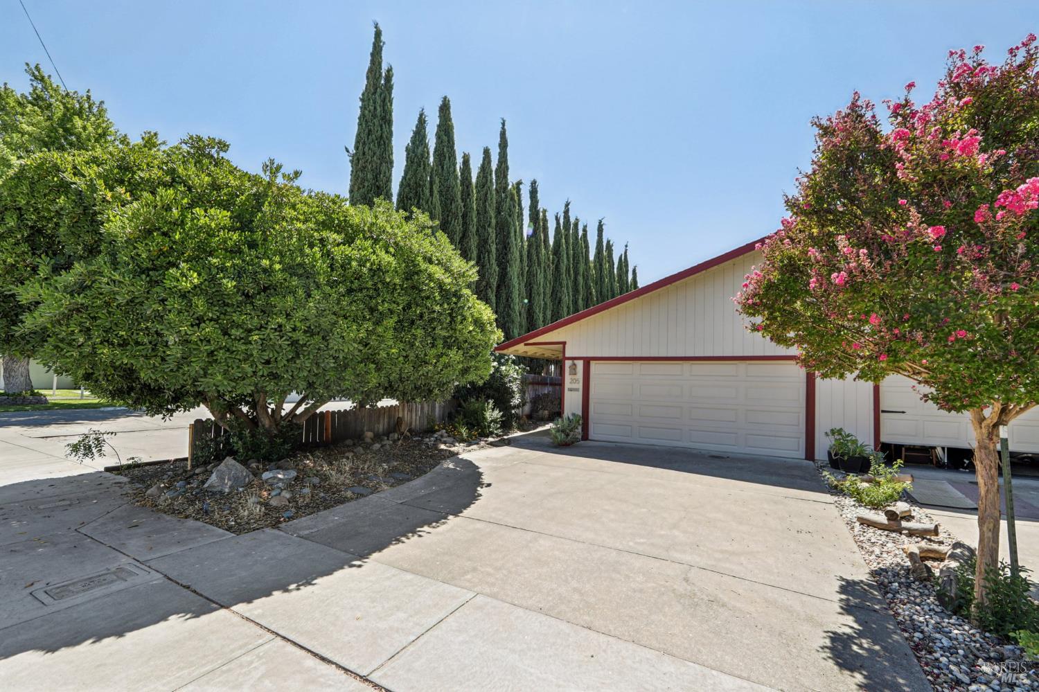 Detail Gallery Image 32 of 33 For 205 W Cherry St, Dixon,  CA 95620 - 3 Beds | 2 Baths